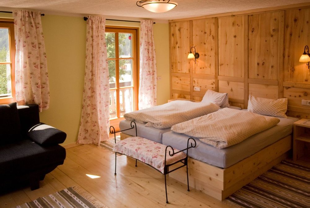 Appartements & Chalet Dorfschenke image 2
