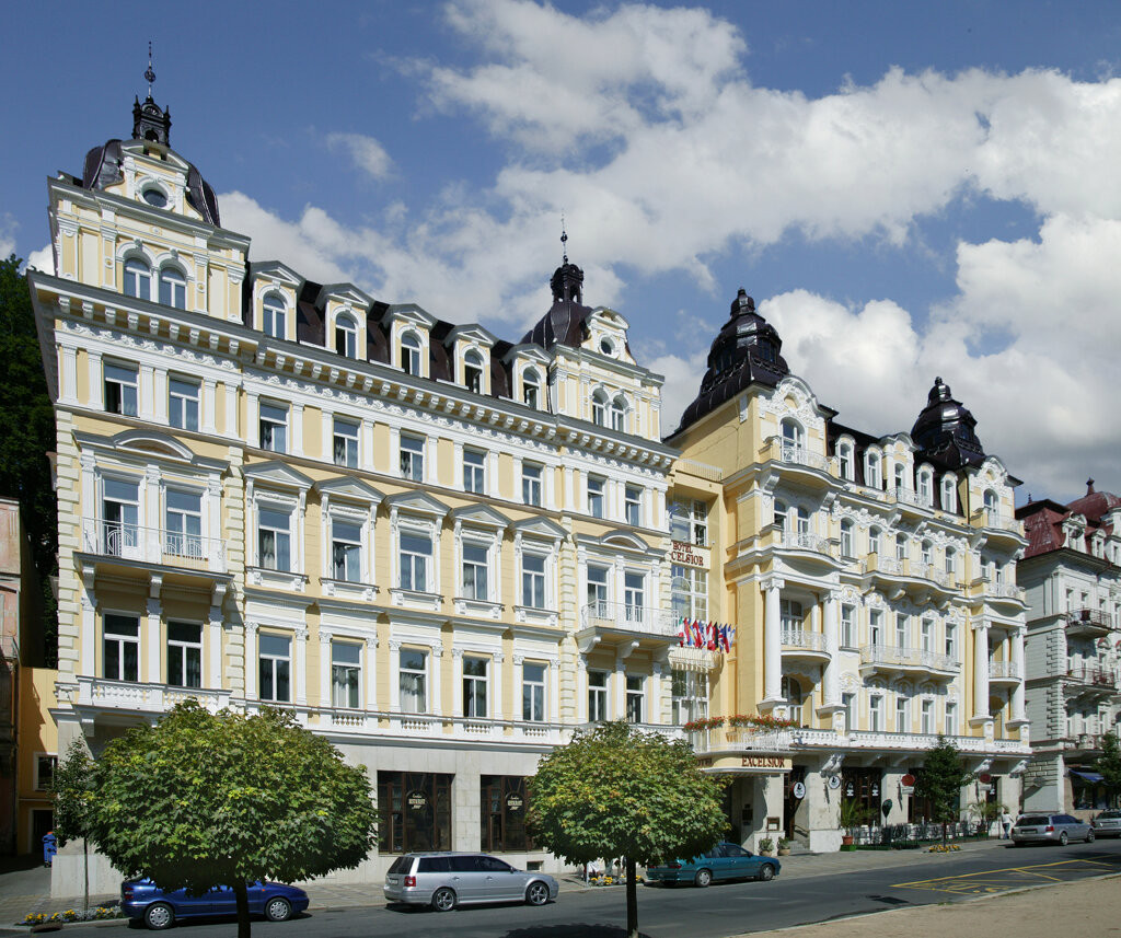 Gala Hotel Excelsior image 1