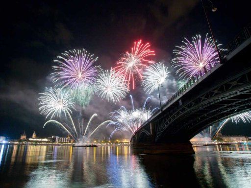Silvester-Schifffahrt 2026/27 mit dem IntercityHotel Wiesbaden
