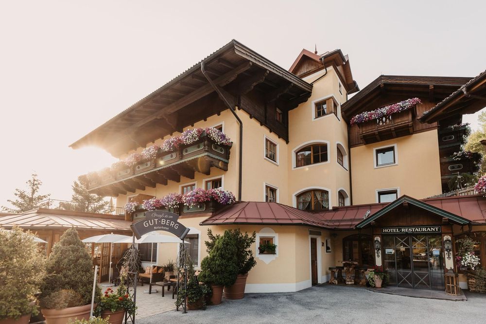 Skiurlaub über Silvester 2026/27 in Sankt Johann im Pongau – Gut Berg Naturhotel