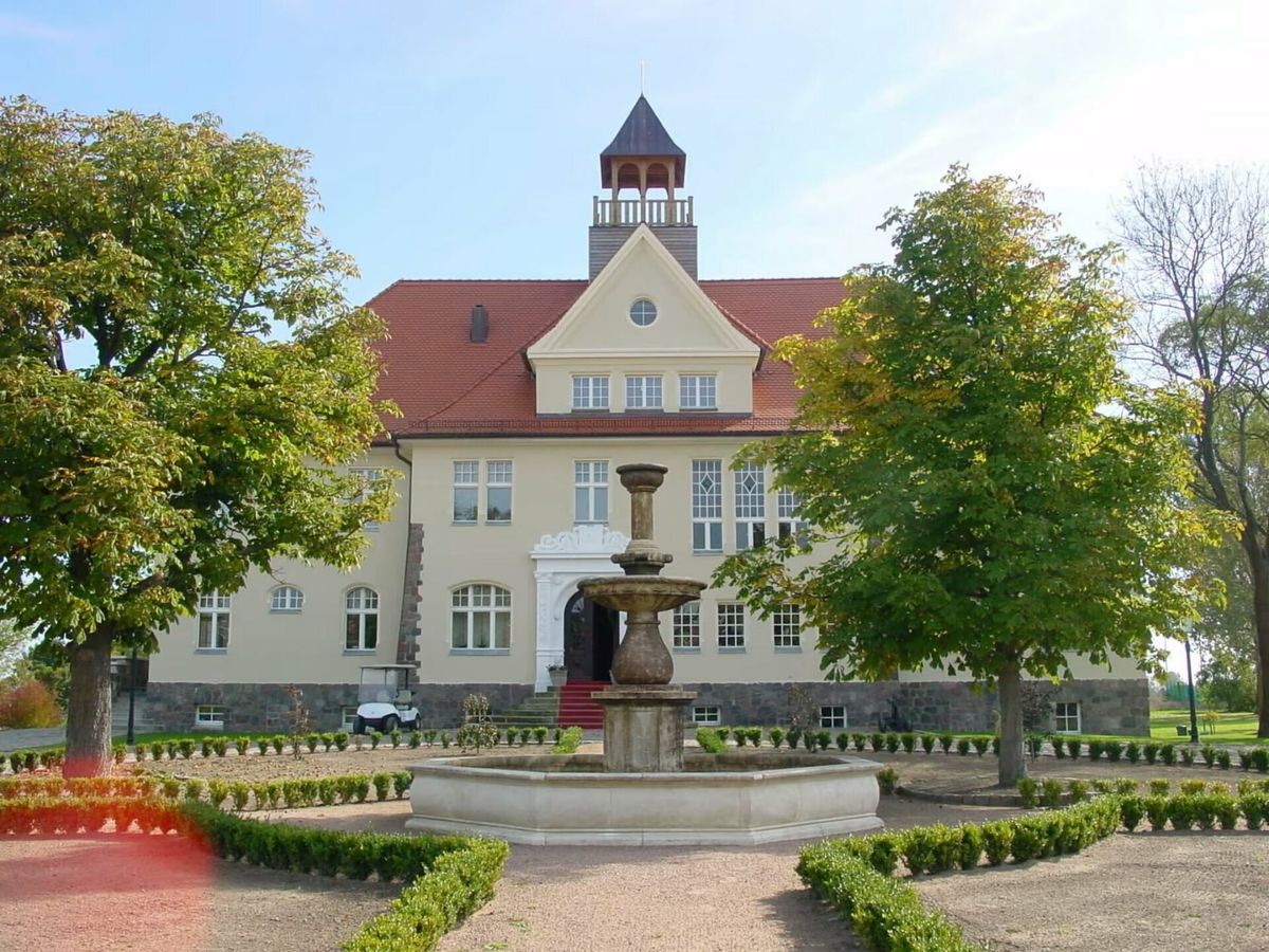 Schloss Krugsdorf Golf & Hotel image 2