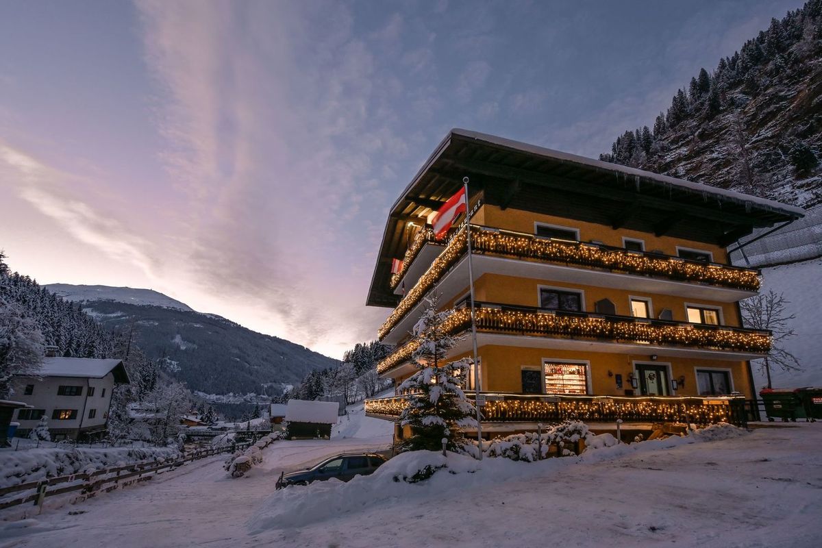 Silvester in den Alpen 2026/27 im Hotel Stubnerhof in Bad Gastein