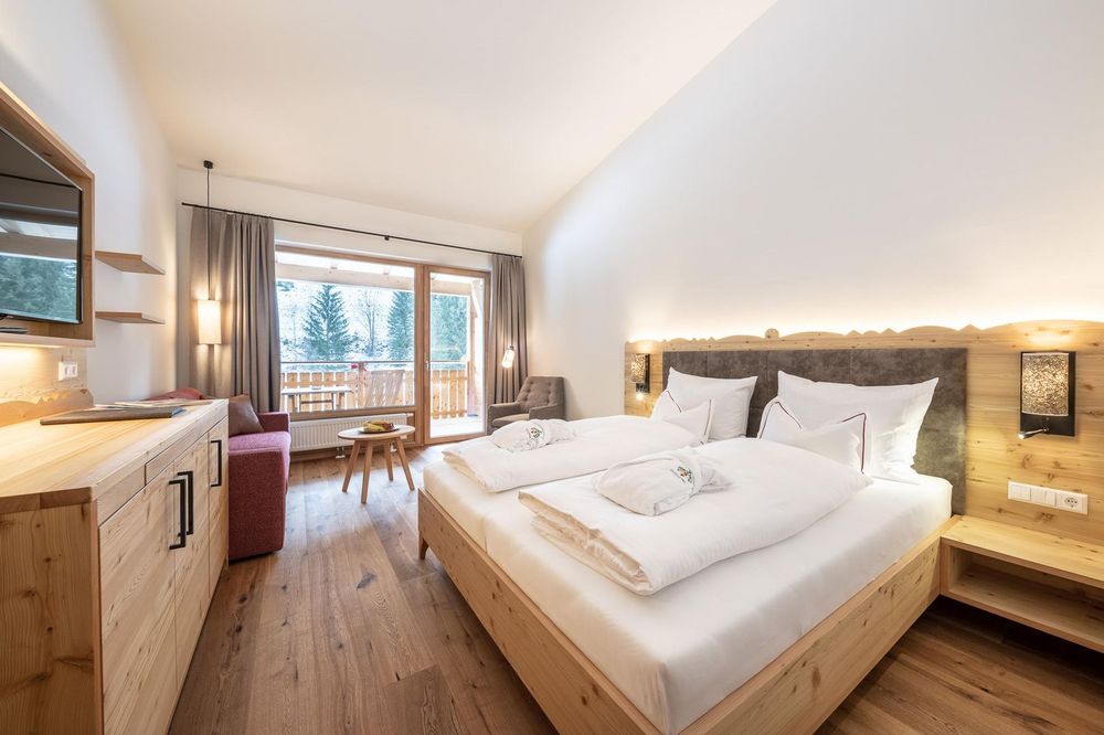 Hotel GUT Trattlerhof & Chalets image 2