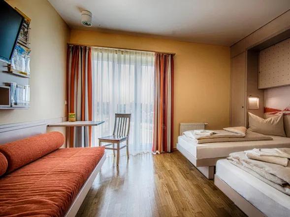 JUFA Hotel Jülich im Brückenkopf-Park image 2