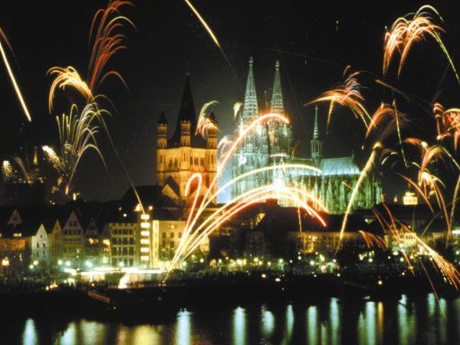 Silvester-Schiffsfeier 2026/27 in Köln mit Hotel Stadtpalais
