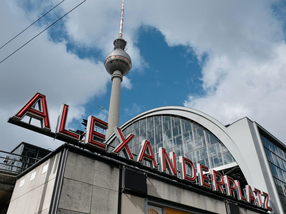 HBC (ehemals Haus Ungarn) am Alexanderplatz image 1