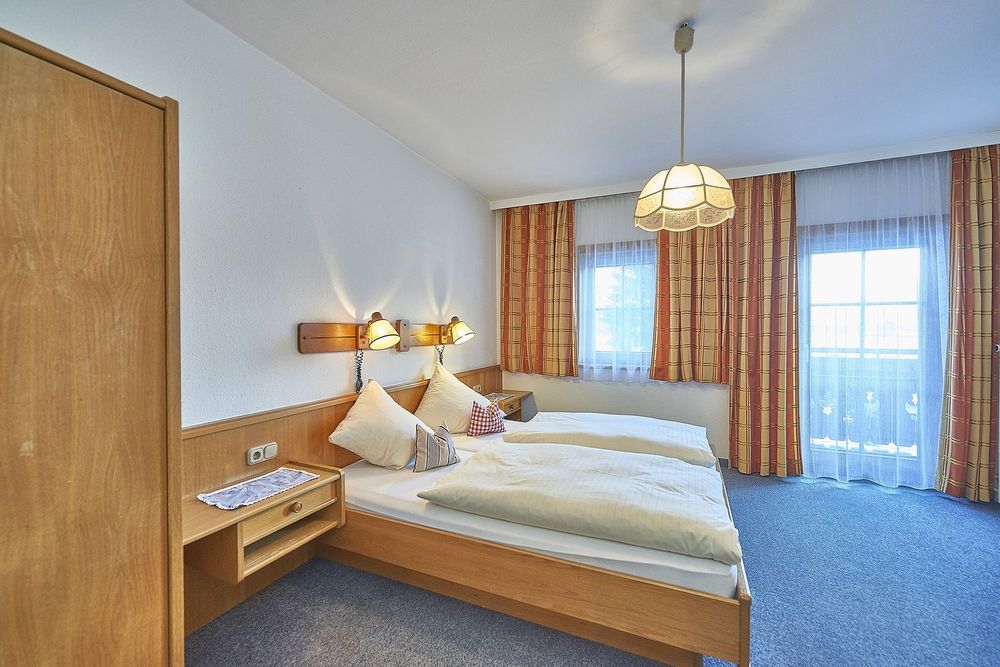 Hotel & Gasthof Schweizerhaus image 2