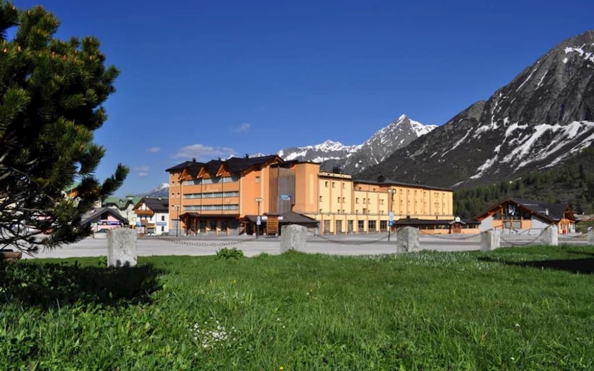 Skireise zum Jahreswechsel 2026/27 im Hotel Miramonti in Passo Tonale