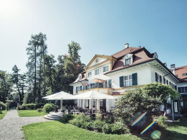 Silvester-Kurzurlaub mit Gala am Starnberger See im Schlossgut Oberambach