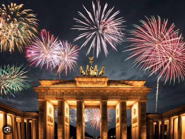 Prosit Neujahr 2024! - 3 Tage Silvesterzauber im Victor's Residenz-Hotel Berlin