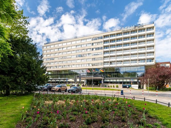 New Skanpol Hotel image 2