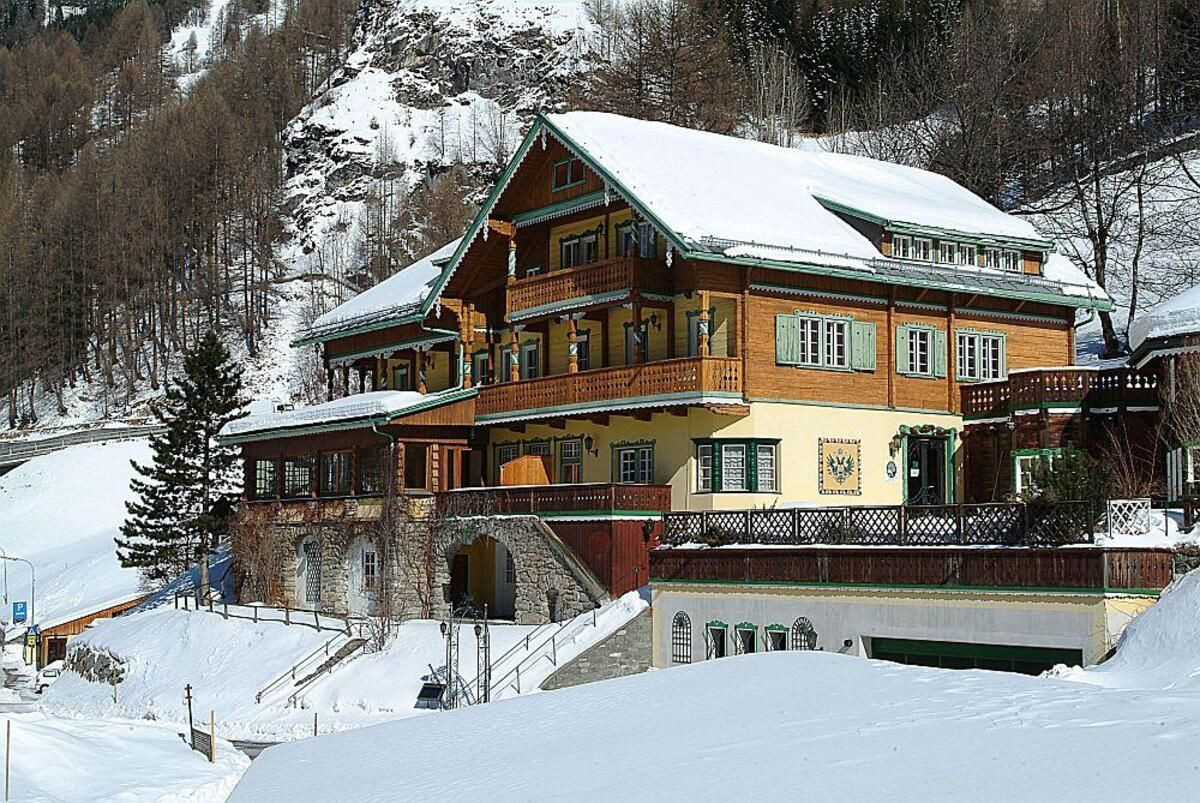 Hotel Kaiservilla image 1