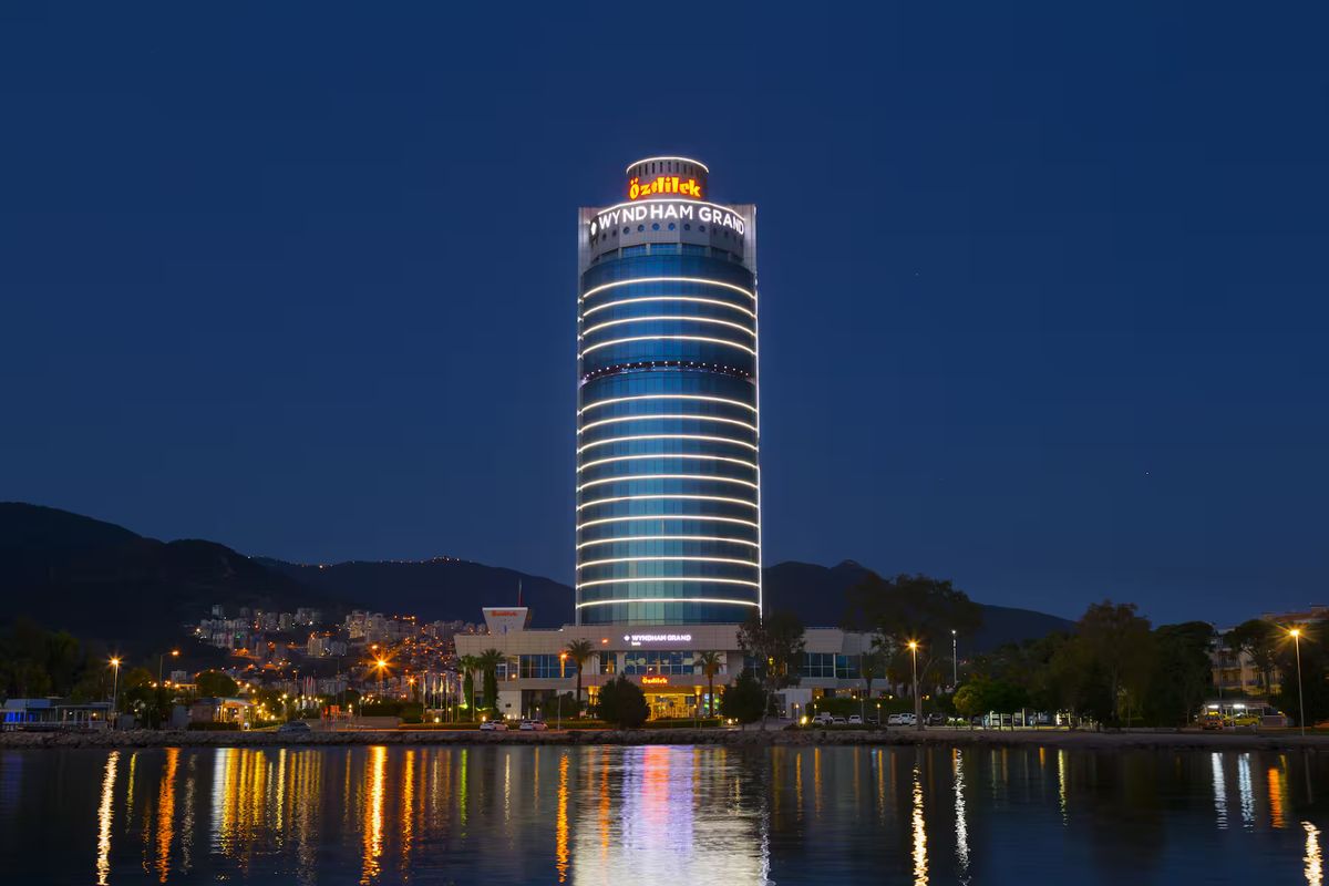 Wyndham Grand Izmir Özdilek Thermal & Spa image 2