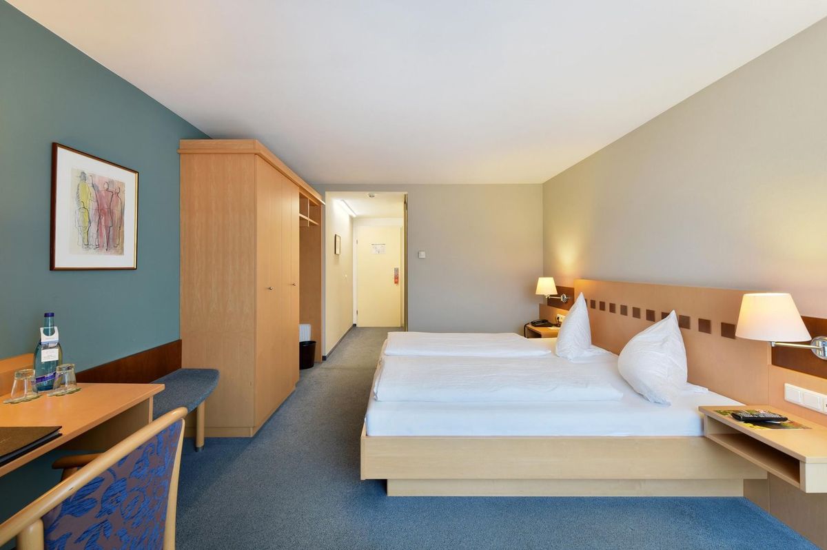 Hotel Weisses Kreuz image 2