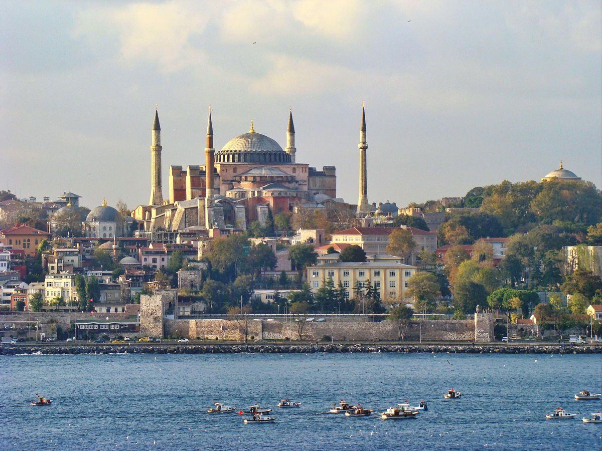 Kreuzfahrten ab Istanbul über Silvester 2026/2027 image 1
