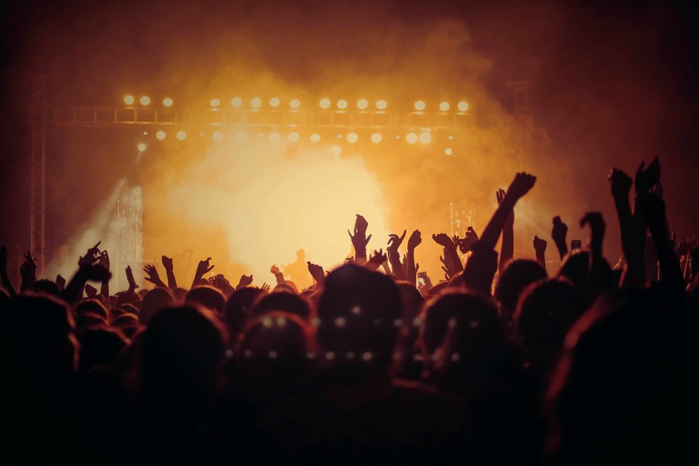 Blechschaden & Bob Ross »Das etwas andere Silvesterkonzert«