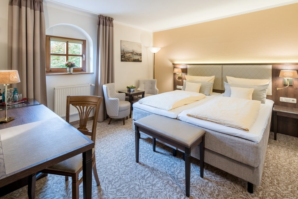 Schlosshotel Klaffenbach image 2