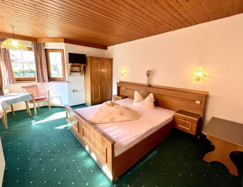 ⁨Hotel Garni Maximilian⁩ image 2