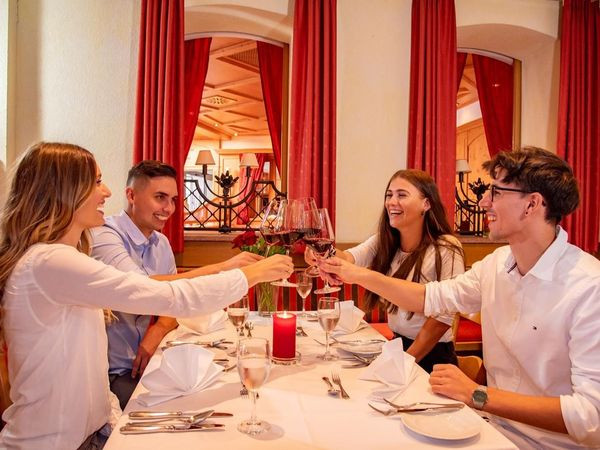 Flyer der Silvesterveranstaltung: Silvester in der Therme Lindau – 5 Tage Wellness & Eventnacht am Bodensee