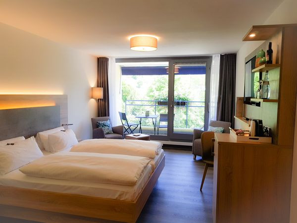 Entspannt ins neue Jahr – genieße erholsame Silvestertage auf der Schwäbischen Alb im charmanten Biosphärenhotel Graf Eberhard in Bad Urach.