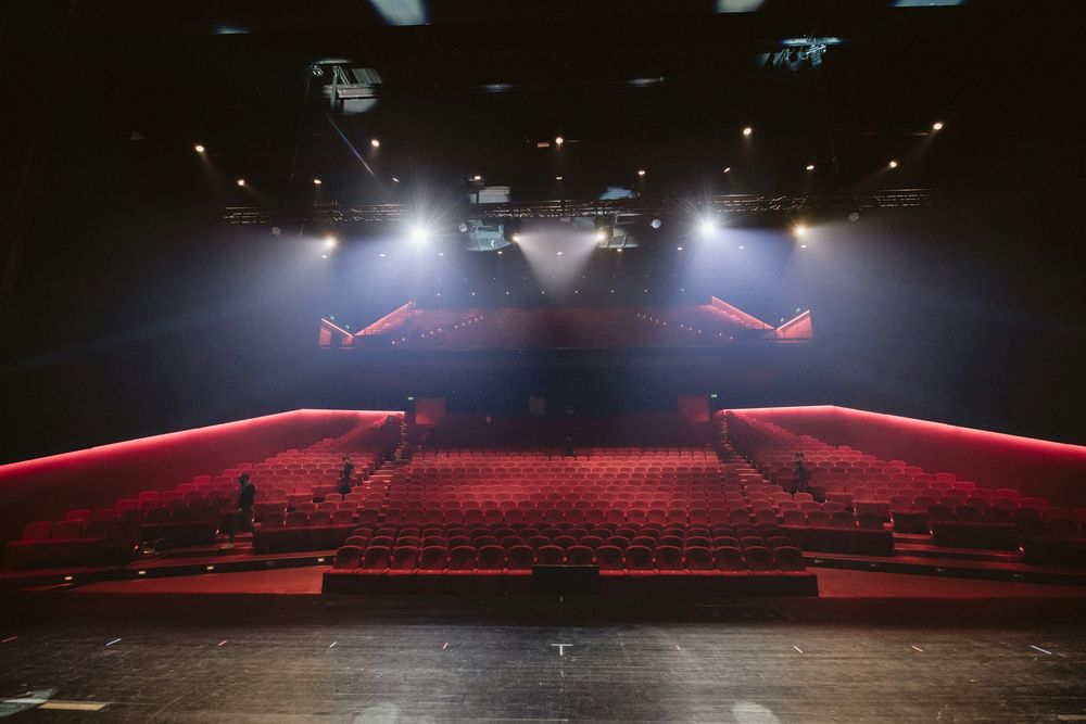 Flyer der Silvesterveranstaltung: Silvestergala im Schatzkistl Mannheim mit Darius Merstein-MacLeod – Musik, Kabarett & Wahlmenü