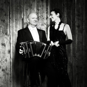 Silvesterknaller auf dem Theaterschiff Potsdam – „Lichter einer Großstadt“ um 17 Uhr