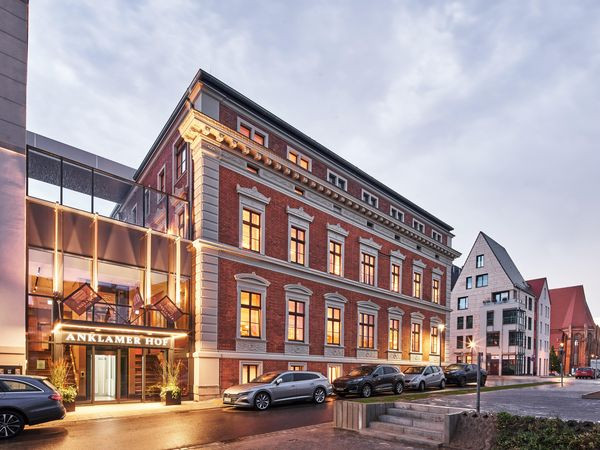 Flyer der Silvesterveranstaltung: Silvester in Anklam | 4 Tage Anklamer Hof 2025/2026