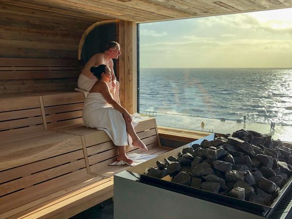 Silvester in Büsum – Jahreswechsel im Boutique-Hotel Zur Alten Post mit Dinner & Meerzeit-Wellenbad