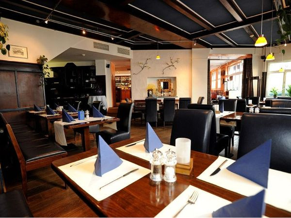 Silvester Deluxe 2025/26 in der Eifel – 4 Tage Genuss & Unterhaltung im Hotel Blaue Ecke Adenau