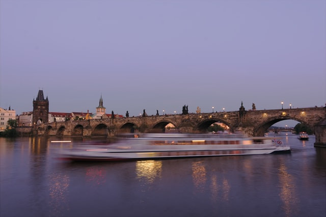 Silvesterveranstaltung: Silvester-Schiffahrt auf der Moldau in Prag