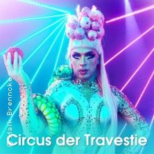 Flyer der Silvesterveranstaltung: Travestie im Kiez – Die exklusive Silvester-Show in Neukölln: Show, Dine and Drink