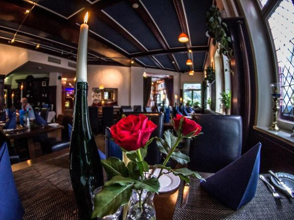 Silvester Deluxe 2025/26 in der Eifel – 4 Tage Genuss & Unterhaltung im Hotel Blaue Ecke Adenau