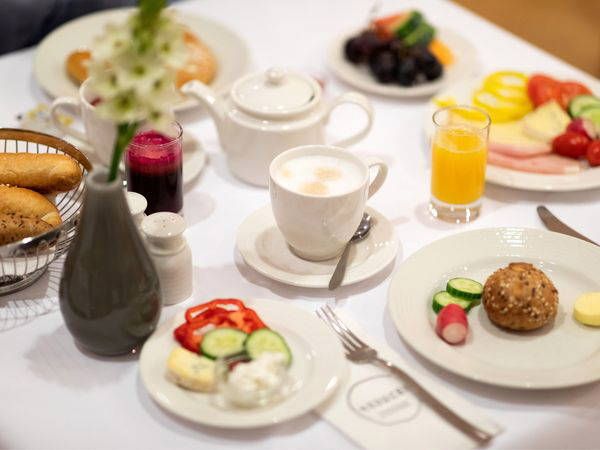Silvester im Burghotel Schlaining – Jahreswechsel mit Gala, Live-Musik & Friedensburg im Südburgenland | 3 Tage Kurzurlaub