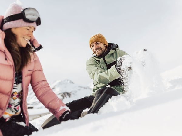 Flyer der Silvesterveranstaltung: Neujahrs-Kickstart in den Bergen – Entspannung und Genuss im Hotel Lisl - Alpine Comfort