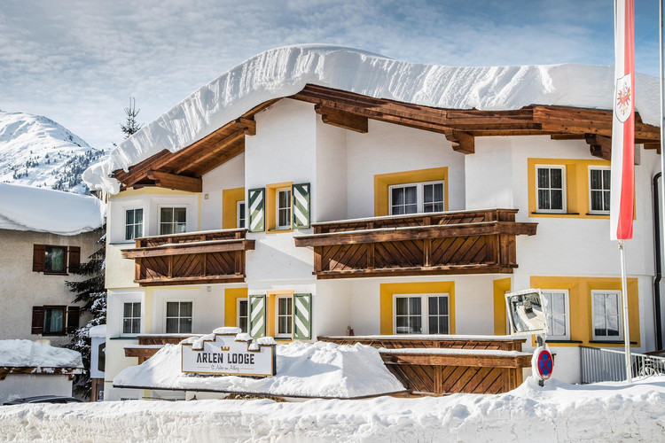 Flyer der Silvesterveranstaltung: 10 Nächte im Arlen Lodge Hotel in St. Anton am Arlberg