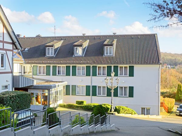 Silvester im Bergischen Land 2025/26 – 3 oder 4 Tage im Waldhotel Eskeshof Wuppertal