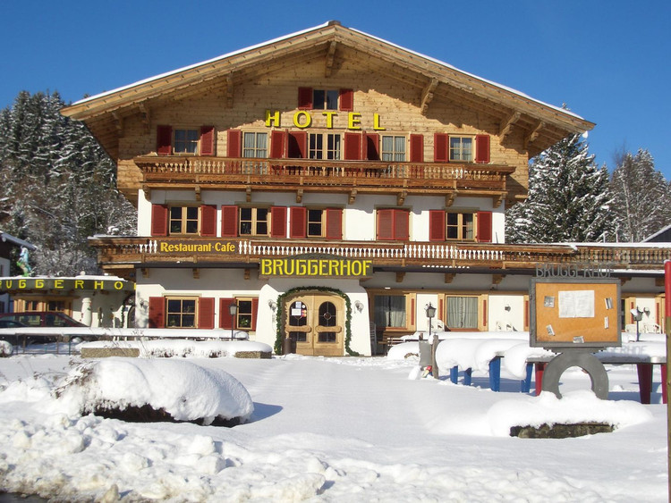 Flyer der Silvesterveranstaltung: 10 Tage Ski Kitzbühel über Silvester 2023