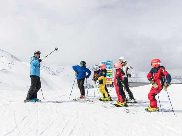 Silvesterveranstaltung: Fröhliche Familienzeit im Hotel Chesa Monte in Tirol