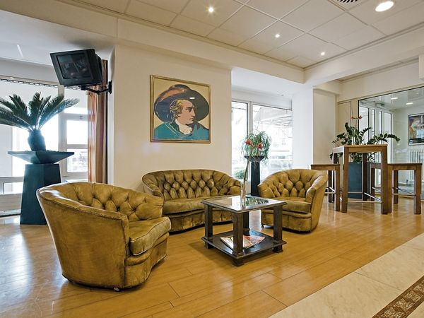 Silvester auf dem Rhein: Schiffsparty mit Buffet & DJ - 3 Tage im Best Western