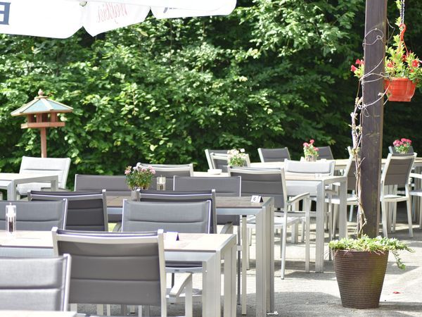 Silvester 2025 im Bergischen Land – 3 Tage Wellness & Gala im Trans World Hotel Kranichhöhe Much