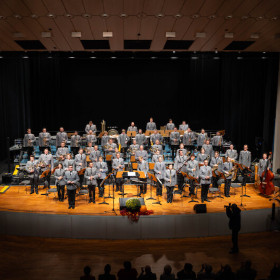 Flyer der Silvesterveranstaltung: Neujahrskonzert mit dem Heeresmusikkorps Ulm – ein klangvoller Abschluss für die Aktion 100 000