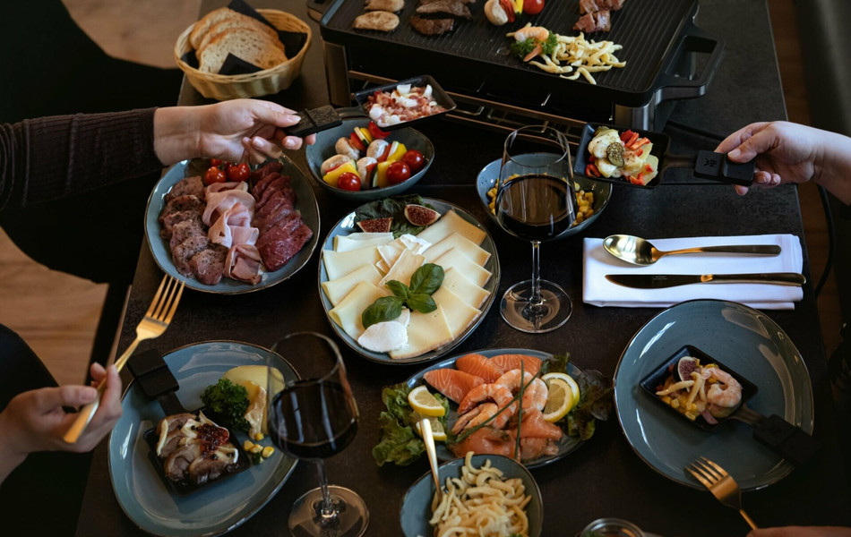 Silvesterveranstaltung: New Year Special! Silvester-Raclette und Neujahrs-Wellness im Hotel Stadt Hamburg