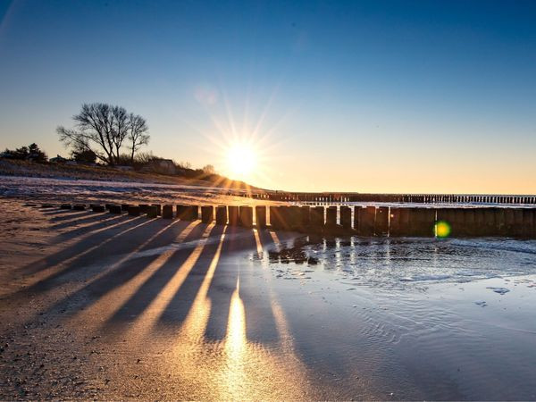Flyer der Silvesterveranstaltung: Silvesterurlaub auf dem Darß – 5 Tage entspannter Jahresausklang im Haus 54 in Zingst