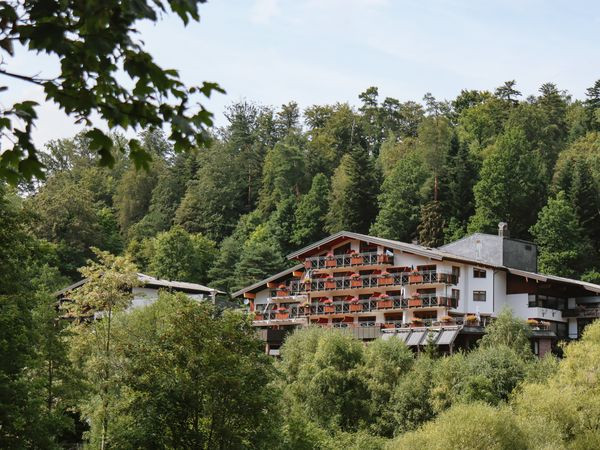 Glanzvoller Jahreswechsel 24/25 im Schwarzwald – Wellness und Genuss im Kapfenhardter Tal"