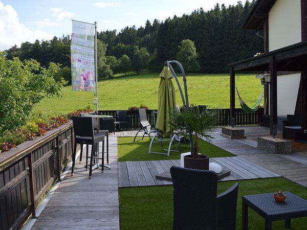 Silvester ohne Trubel im Hotel Gassbachtal – Natur, Genuss und Comedy im Odenwald