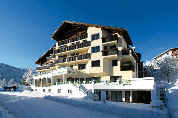 Flyer der Silvesterveranstaltung: Silvester 2023/24 in Serfaus im Hotel Alpenruh für 3 Personen