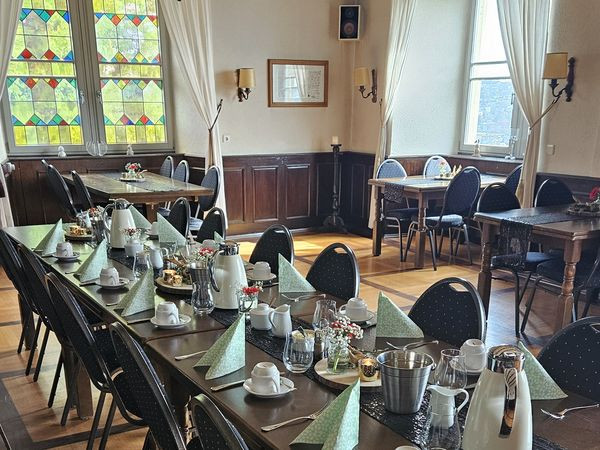 Silvester 2025 im Schloss Neuburg – Edler Jahreswechsel mit Blick auf das Neckartal