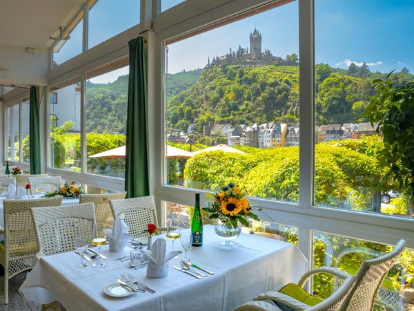 Feiern Sie Silvester 2024 an der Mosel im Moselstern-Hotel Brixiade & Triton