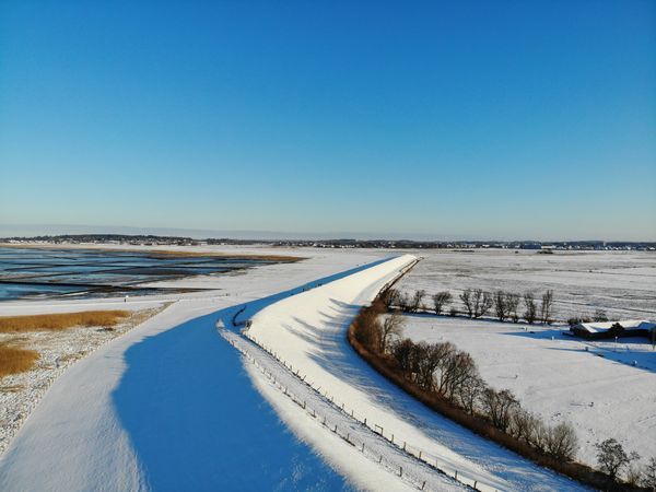 Flyer der Silvesterveranstaltung: Silvester 2024 an der Nordsee: 3 Übernachtungen im Nordsee-Hotel Arlau-Schleuse