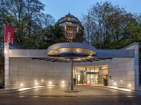 Silvester über den Dächern Hamburgs – 2 Nächte mit Panoramablick & Partyoption im Mövenpick Hotel